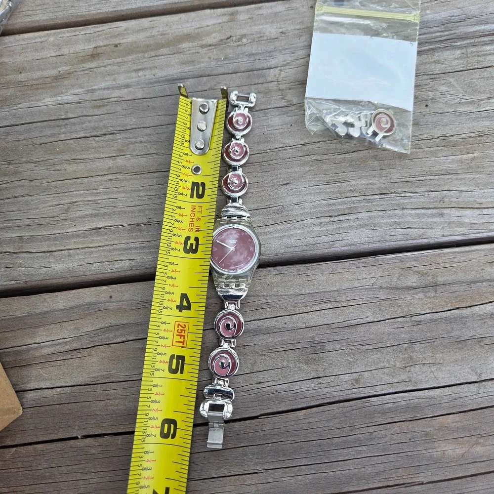 2003 Ladies SWATCH Vida Circular Swiss Bracelet Watch, Silver Tone Maroon LK244G